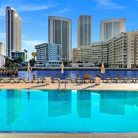 Mvr Apartments At Beachwalk Resort Hallandale Beach Extérieur photo