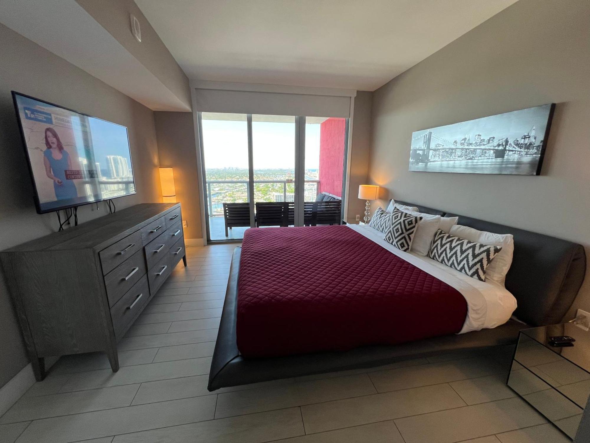 Mvr Apartments At Beachwalk Resort Hallandale Beach Extérieur photo