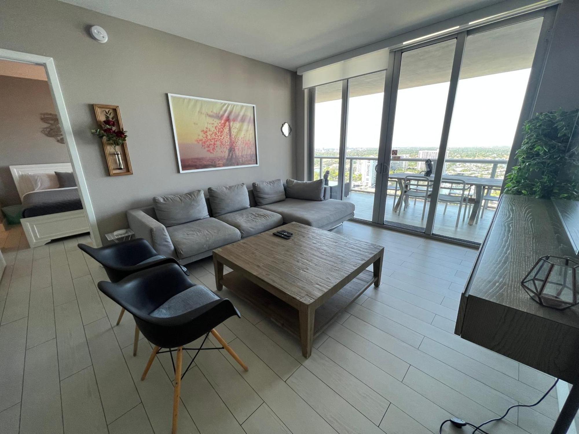 Mvr Apartments At Beachwalk Resort Hallandale Beach Extérieur photo