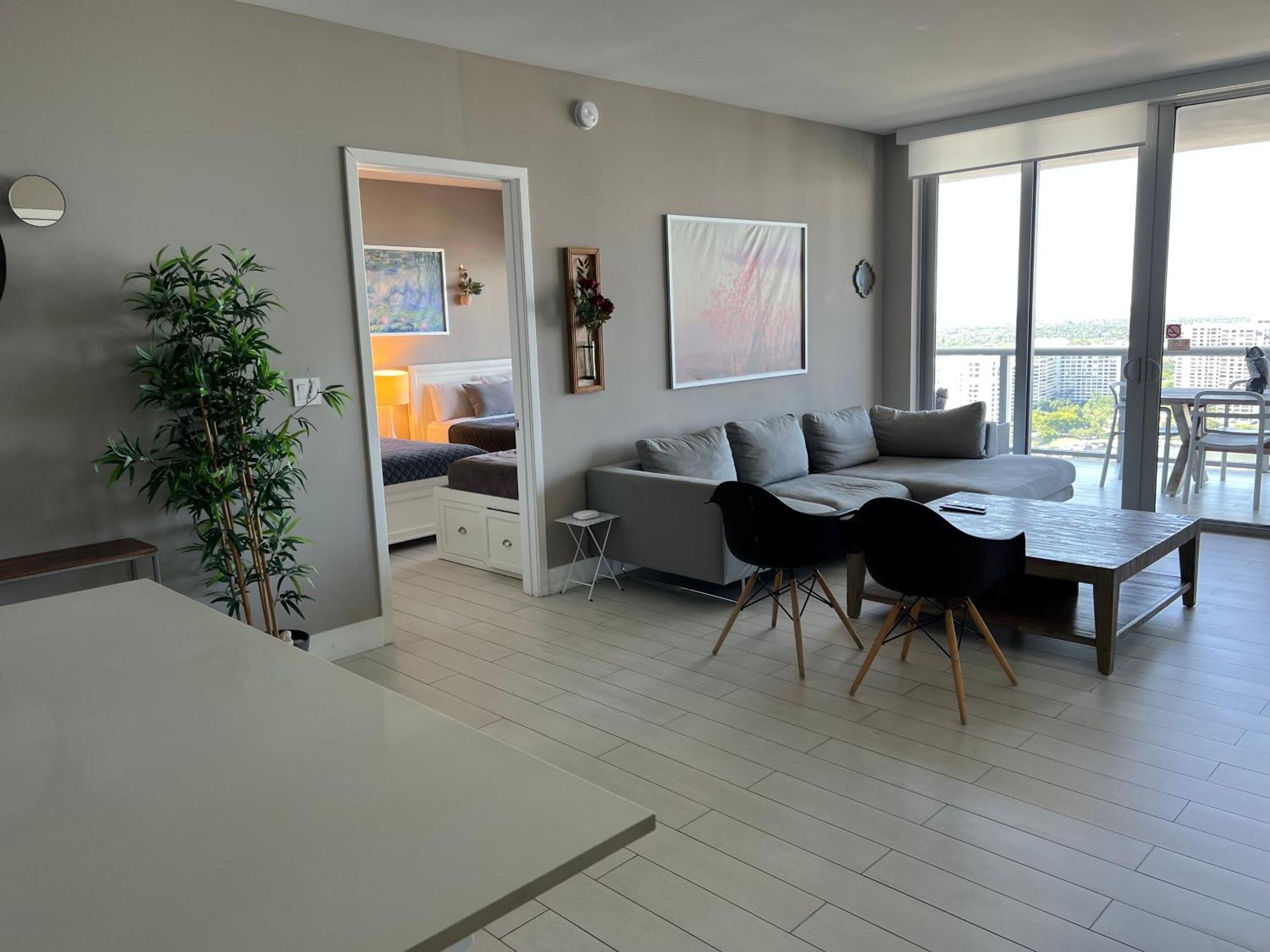 Mvr Apartments At Beachwalk Resort Hallandale Beach Extérieur photo