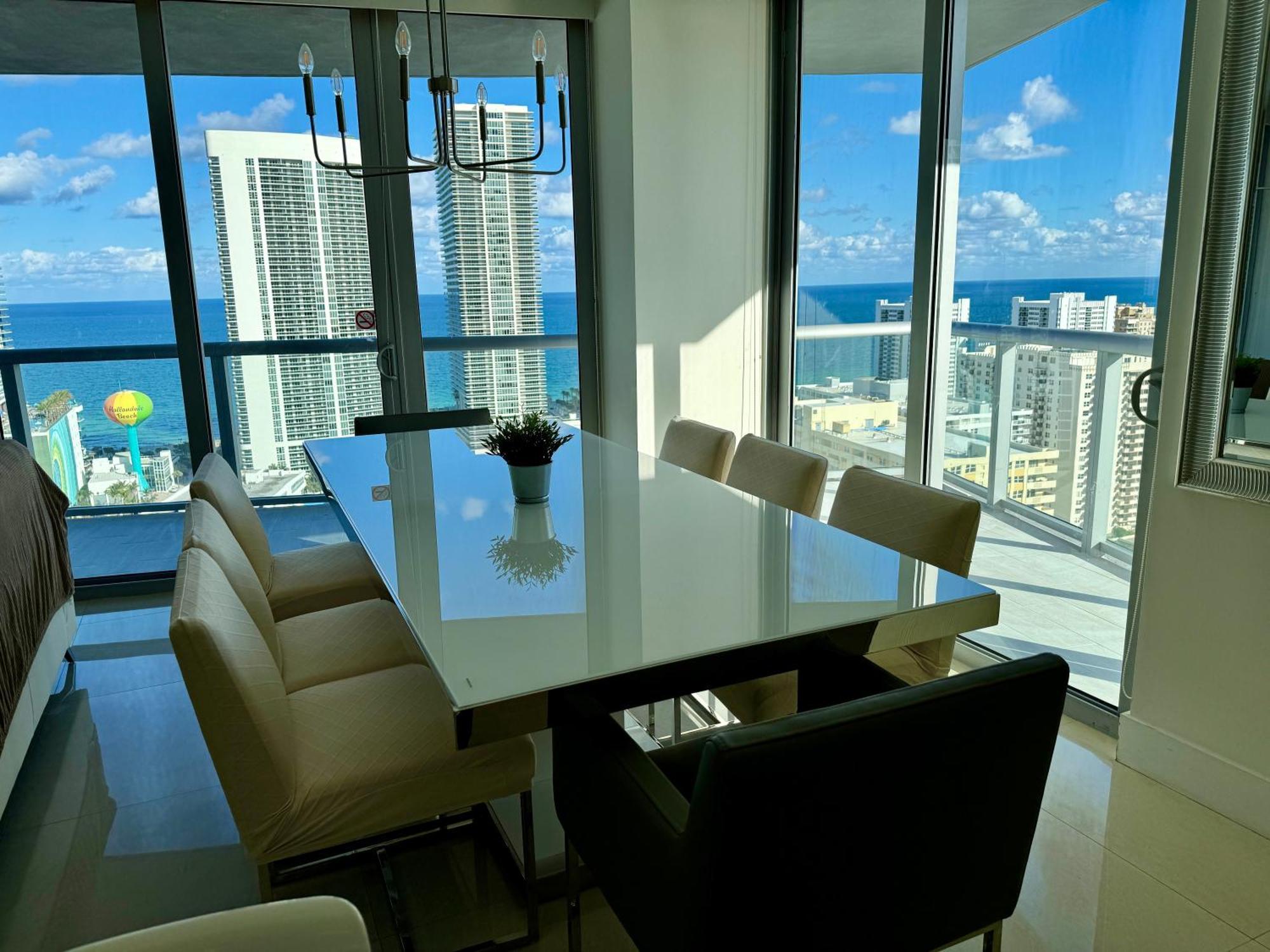Mvr Apartments At Beachwalk Resort Hallandale Beach Extérieur photo