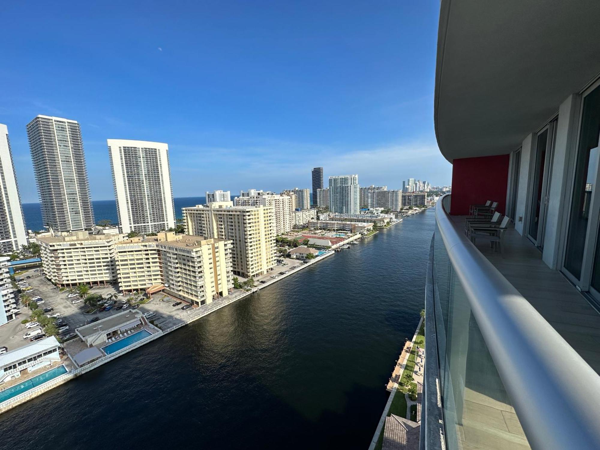 Mvr Apartments At Beachwalk Resort Hallandale Beach Extérieur photo