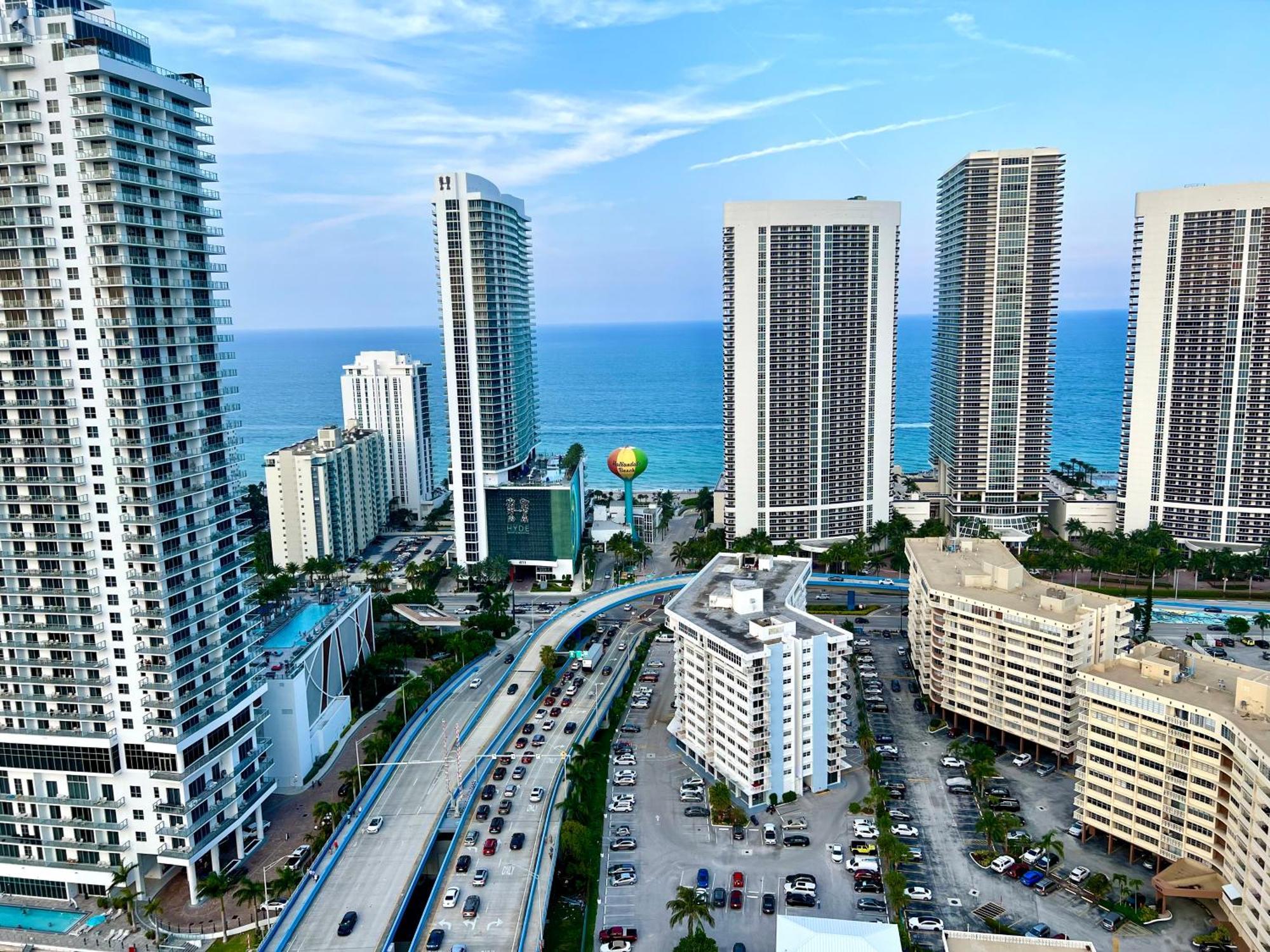 Mvr Apartments At Beachwalk Resort Hallandale Beach Extérieur photo