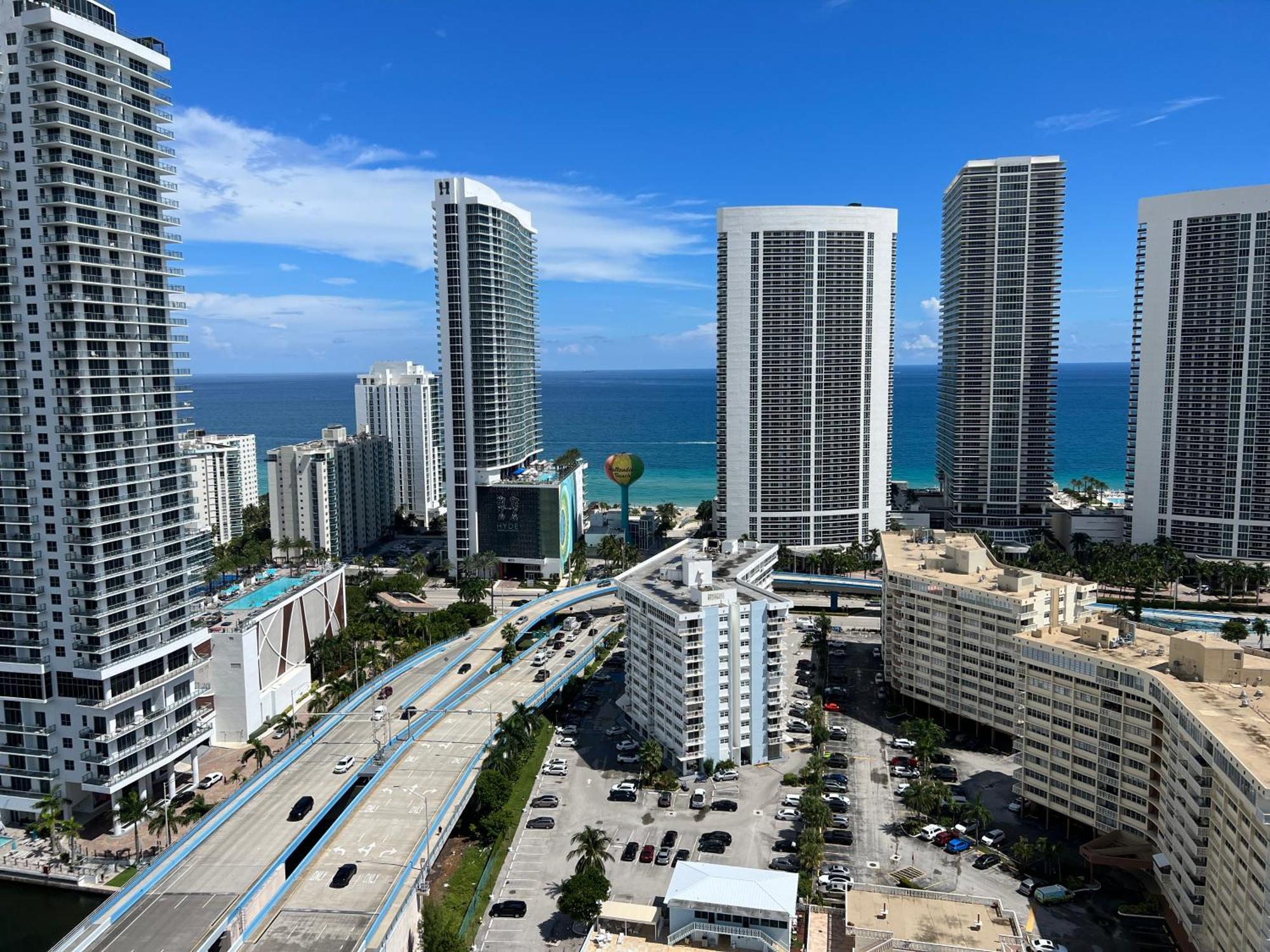 Mvr Apartments At Beachwalk Resort Hallandale Beach Extérieur photo
