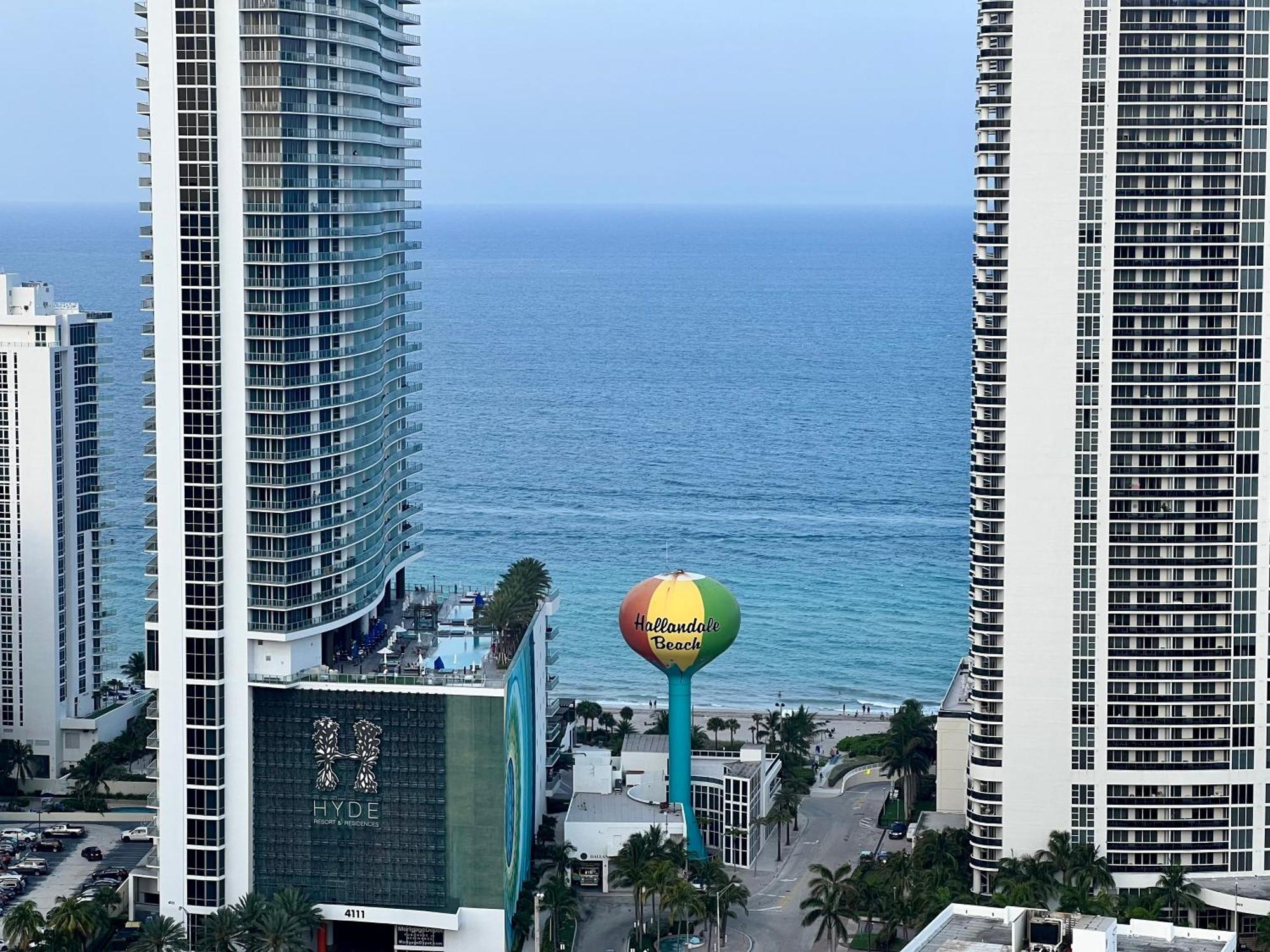 Mvr Apartments At Beachwalk Resort Hallandale Beach Extérieur photo