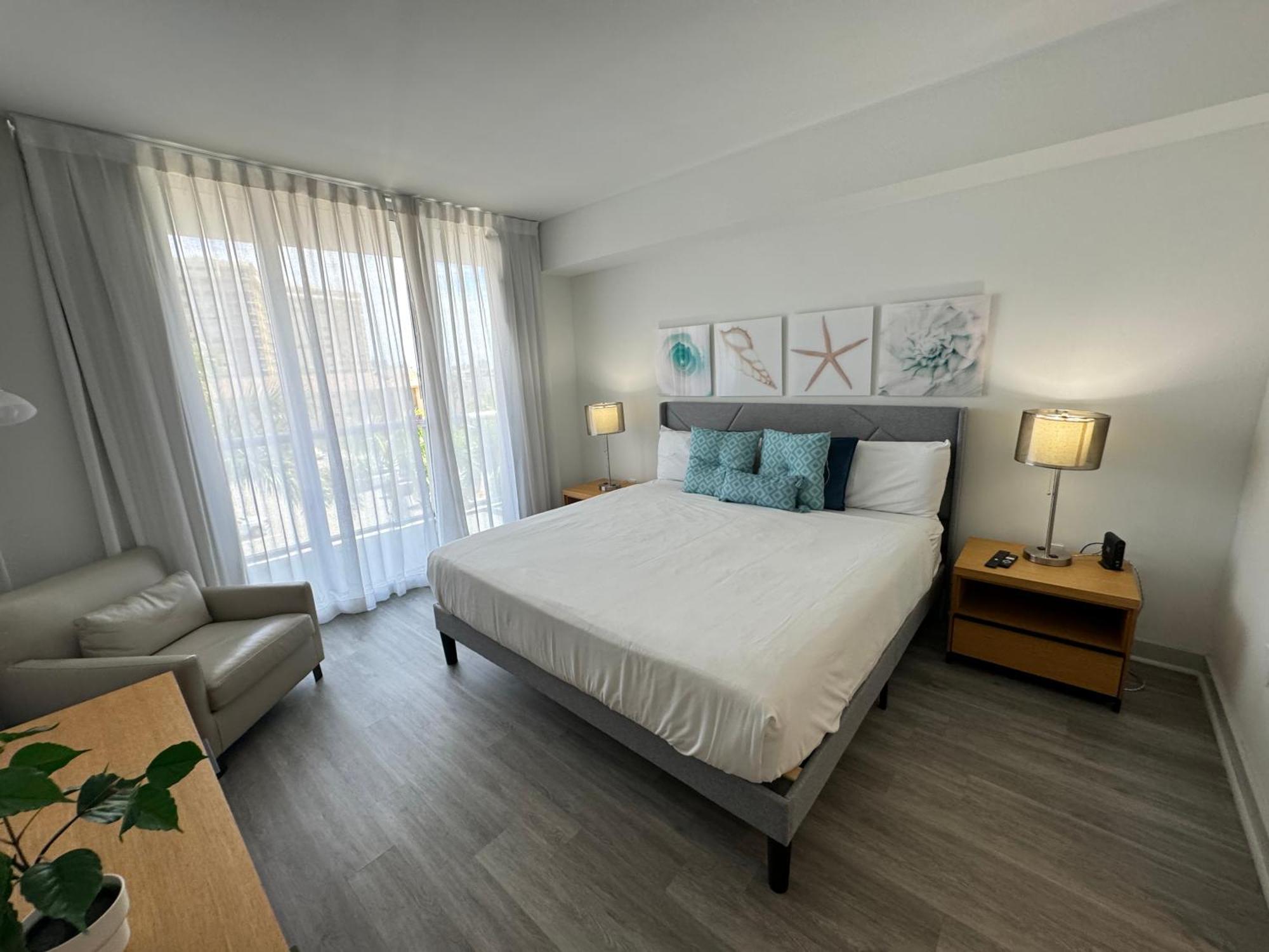 Mvr Apartments At Beachwalk Resort Hallandale Beach Extérieur photo