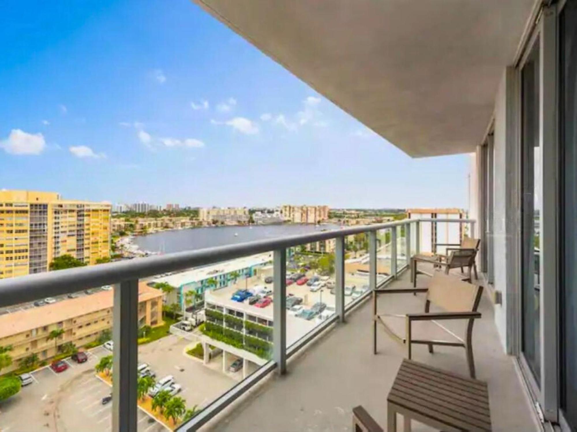 Mvr Apartments At Beachwalk Resort Hallandale Beach Extérieur photo