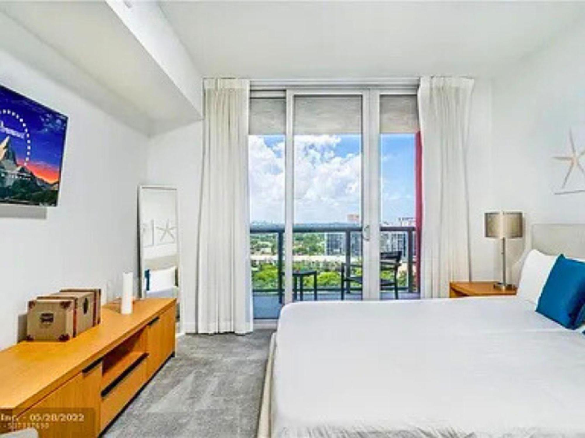 Mvr Apartments At Beachwalk Resort Hallandale Beach Extérieur photo