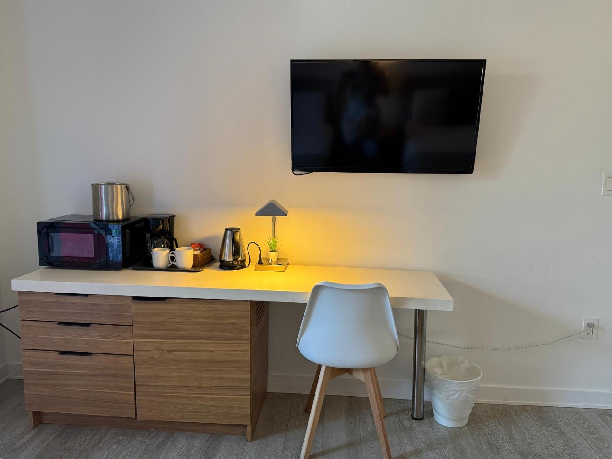 Mvr Apartments At Beachwalk Resort Hallandale Beach Extérieur photo