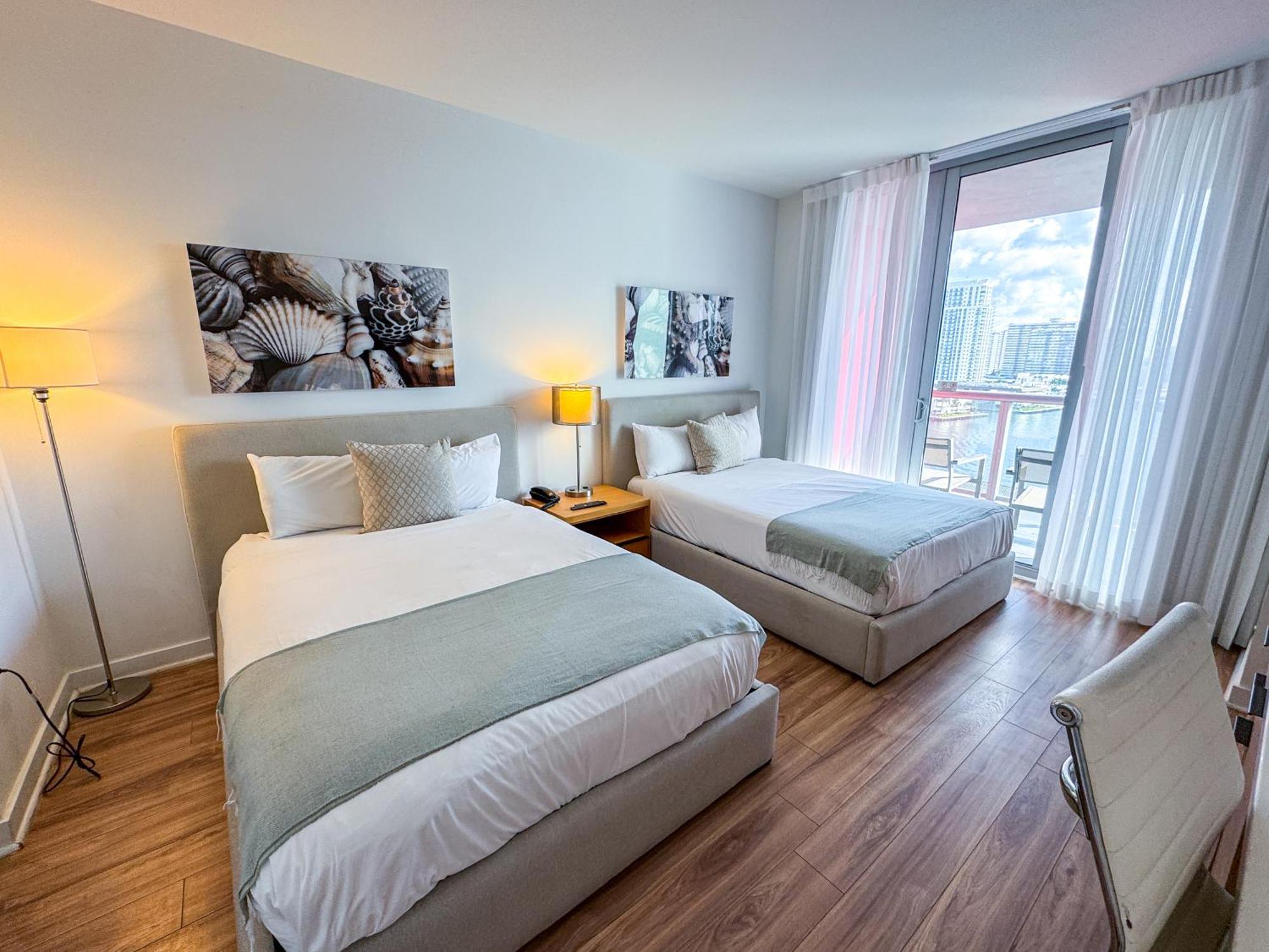 Mvr Apartments At Beachwalk Resort Hallandale Beach Extérieur photo