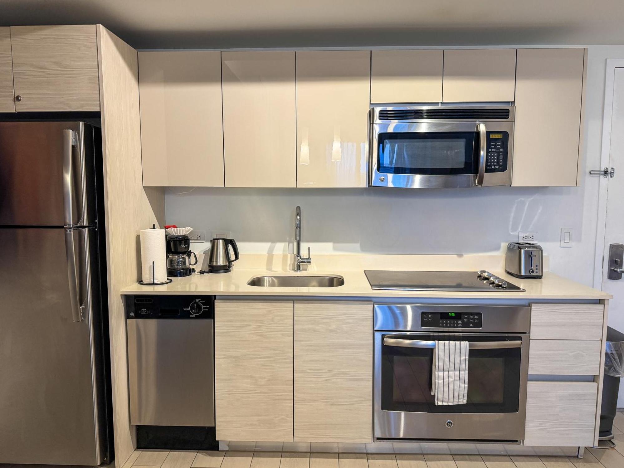 Mvr Apartments At Beachwalk Resort Hallandale Beach Extérieur photo